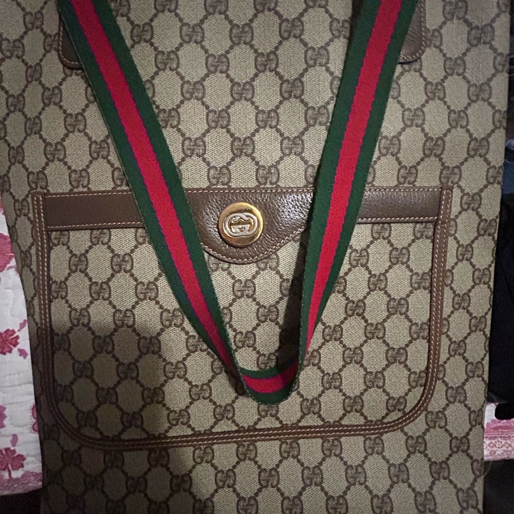 Gucci Beige GG Supreme Tote with Green-Red Web Strap